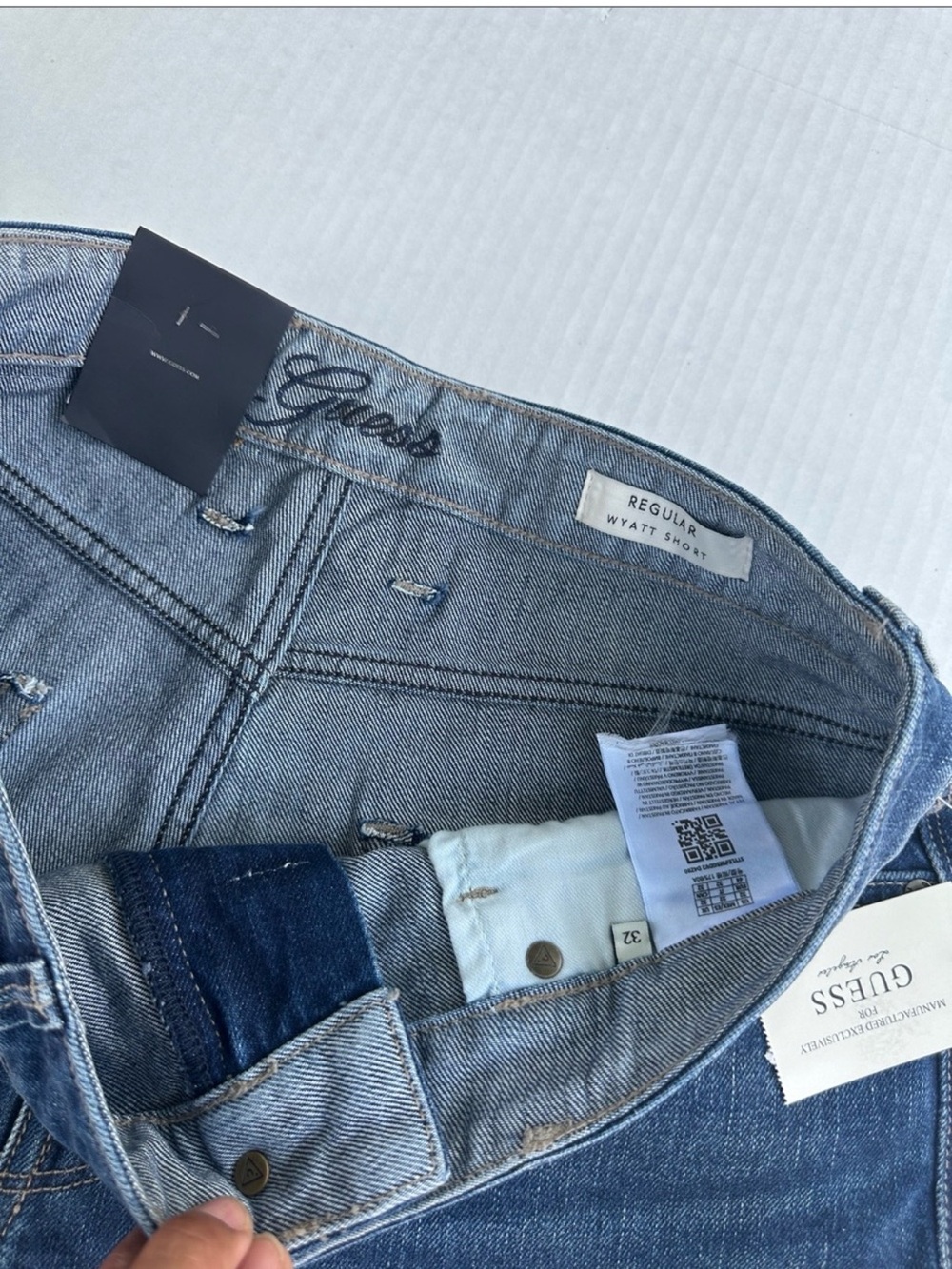 GUESS Men's Indigo Washed Denim Jean Shorts - Picture 8 of 10